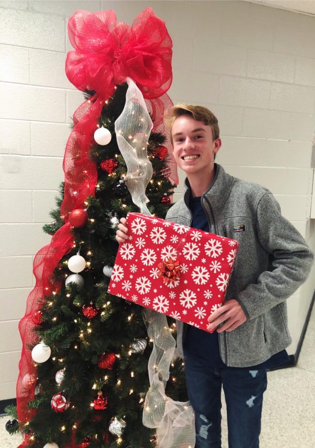 Sophomore+Connor+Fox+shares+a+lesson+he+learned+as+a+child+during+Christmastime.+