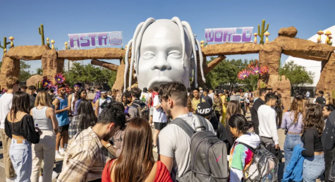 Fans enter Travis Scotts Astroworld Festival entrance hours before panic sets in.