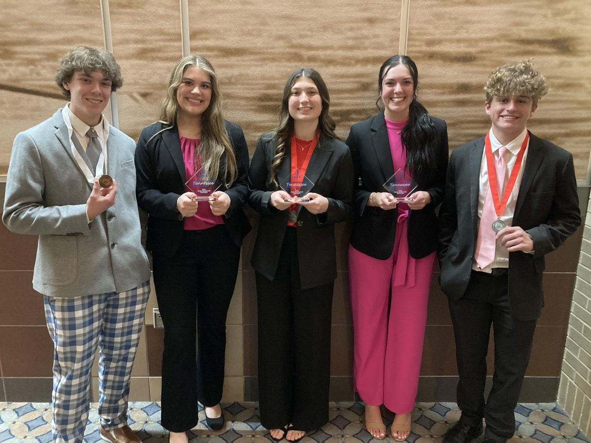 Olley Todd, Ella Helms, Riley Clark, Kaylyn Brinkley, and Will Rogers, winners of CCCHS DECA, are going to California. Payton Robinson is not pictured.