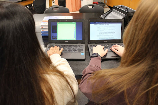 How CCCHS Students are adapting to the new phone ban